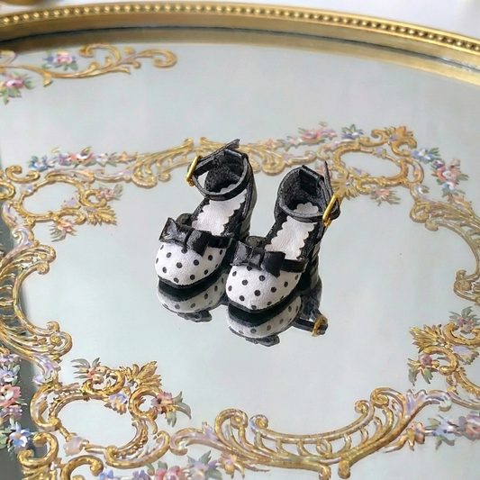 Vintage polka dot lace-up high-heel doll shoes fitting Blythe, Licca, Azone, FR and Obitsu 22/24.