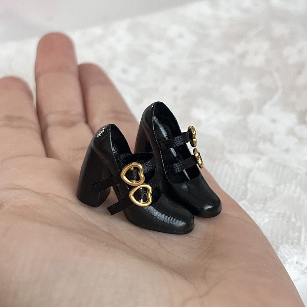 1/6 scale heart-closure Mary Jane high-heel doll shoes