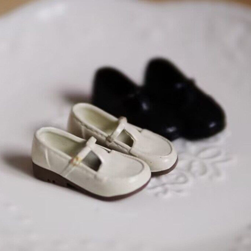 1/6 scale vintage T-strap Mary Jane doll shoes with patent-look finish