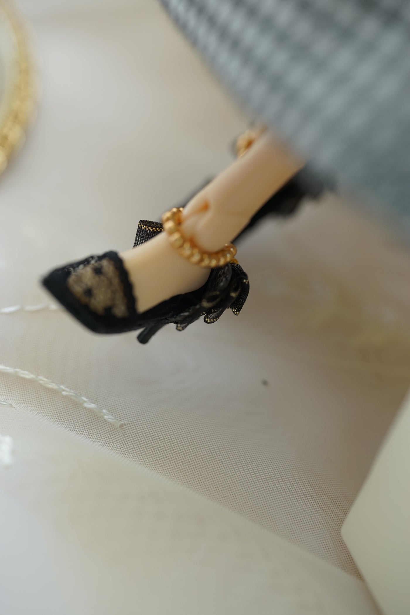 1/6ドール用 パールレース ローヒールシューズ リボン付き｜Blythe・Obitsu24・Obitsu22・momoko対応（黒と金）