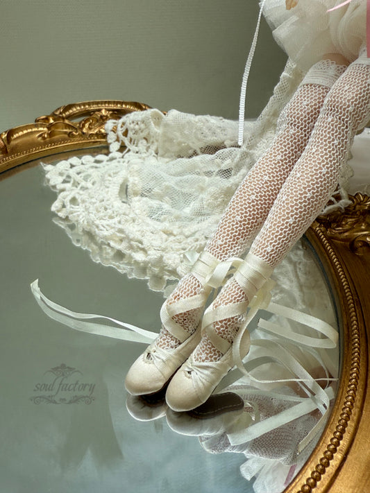 Miniature Ballet Shoes for Dolls – Silk Soft Sole Shoes | Fits Momoko, Licca,Blythe, Obitsu22,Azone,FR