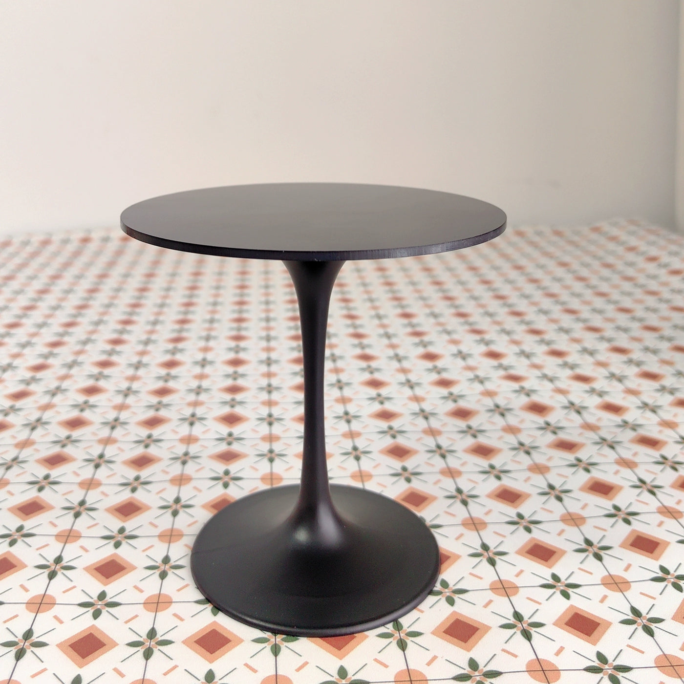 1/6 Scale Round Dining Table – Minimalist Dollhouse Furniture for BJD & Blythe | Black & White, 2 Sizes Available
