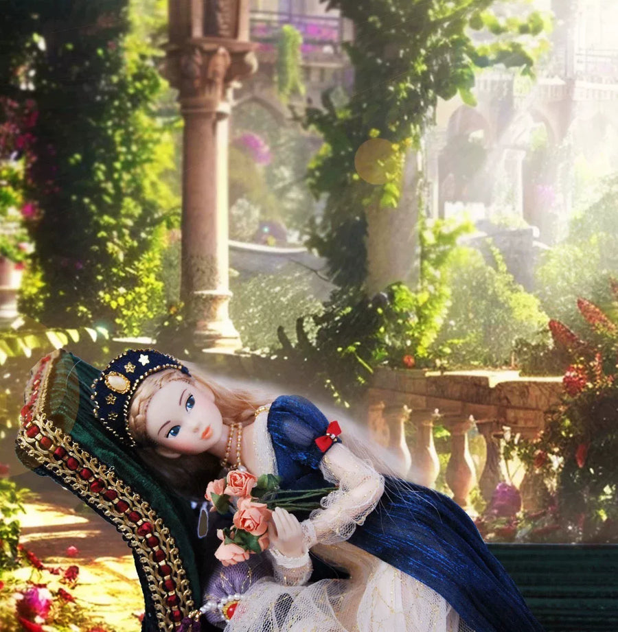 エンパイア様式をイメージしたドール用宮廷ドレスセット。シフォン素材のドレスに帽子とネックレスが付属し、多サイズ対応の受注制作商品。