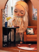 1/6 Scale Oval Folding Table / Side Table – Space-Saving Miniature Dollhouse Furniture for BJD & Blythe