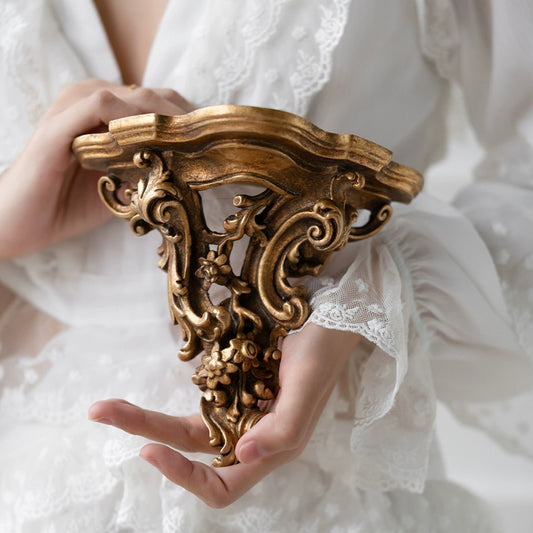 Vintage candle holder, aromatherapy candle holder, wall decoration, carved candle holder, European nostalgic resin wall decoration