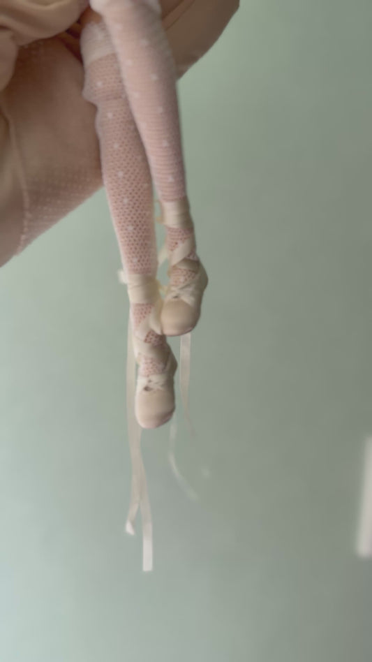 Miniature Ballet Shoes for Dolls – Silk Soft Sole Shoes | Fits Momoko, Licca,Blythe, Obitsu22,Azone,FR