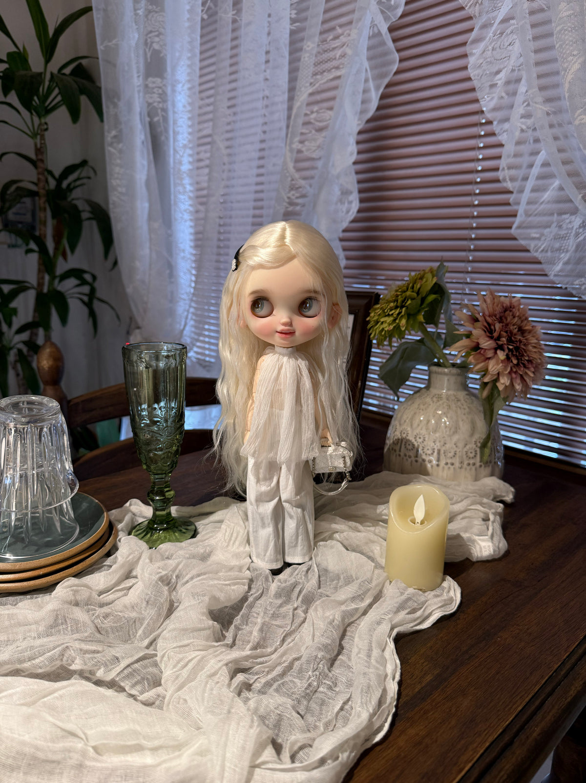 Two-piece top and pants outfit set for Blythe, Obitsu24 and Azone dolls