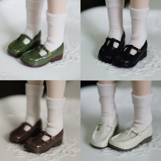 Vintage T-strap Mary Jane doll shoes with patent leather finish, fitting Blythe, Licca, Azone, FR and Obitsu 22/24.